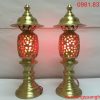 Đôi đèn thờ bằng đồng khi cắm điện mang lại sự ấm cúng